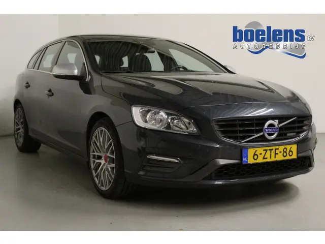 Volvo V60 1.6 T3 R-Design 2015 Benzine