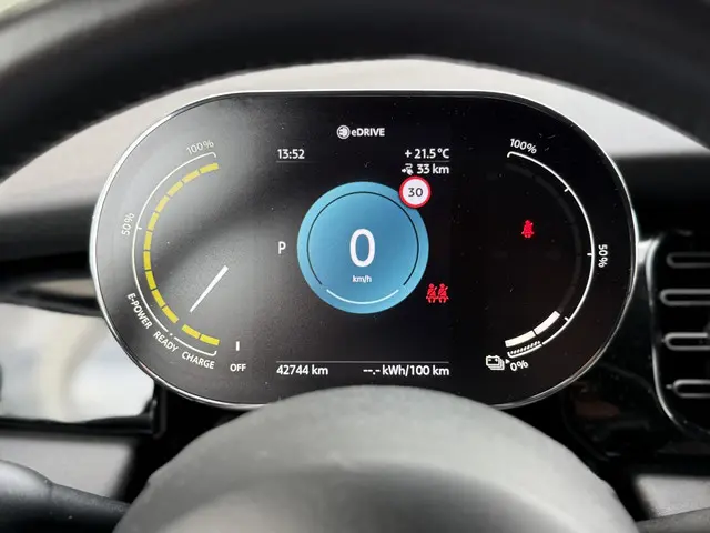 MINI Electric Cooper SE Classic 33 kWh 2022 Elektrisch 9