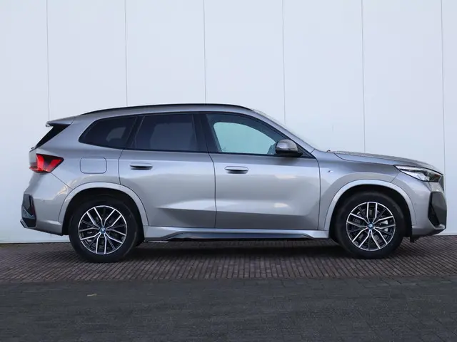 BMW X1 xDrive25e 2025 Hybride Benzine 5