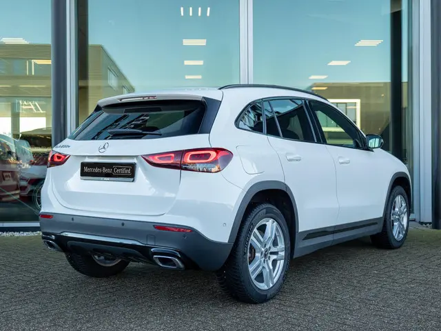 Mercedes-Benz GLA 2