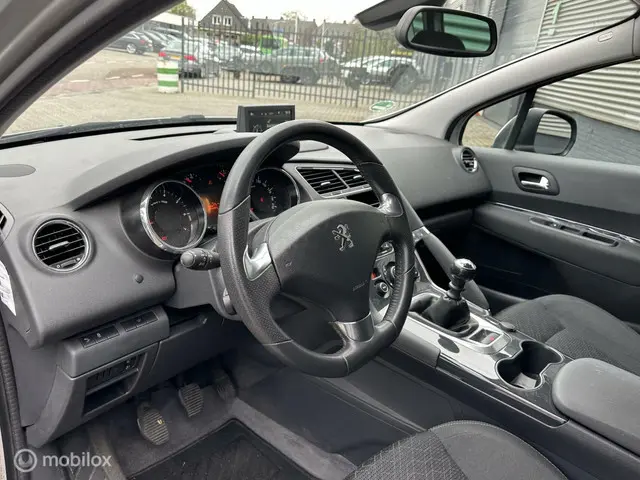 Peugeot 3008 1.2 PureTech Style 2015 Benzine 10