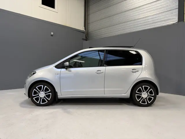Volkswagen up! 1.0 high up! 2013 Benzine 6