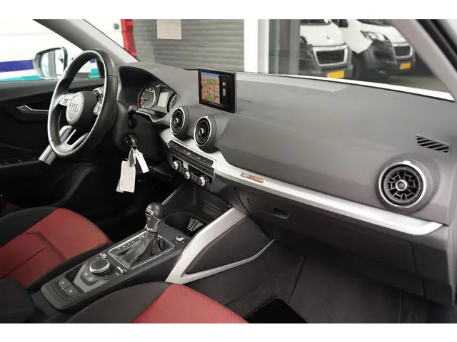 Audi Q2 35 TFSI epic 2020 Benzine 44