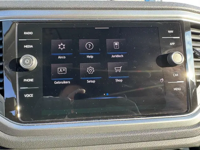 Volkswagen T-Roc 1.5 TSI Active 2021 Benzine 24