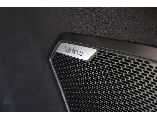 Lynk & Co 01 1.5 2025 Hybride Benzine 42