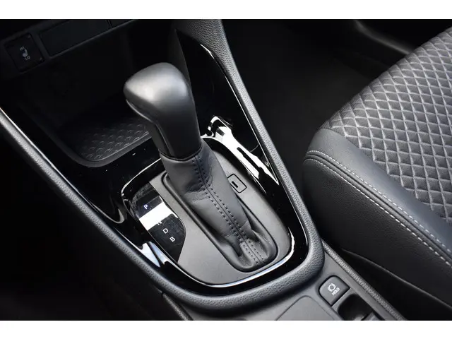 Toyota Yaris 1.5 Hybrid Executive 2022 Hybride Benzine 21