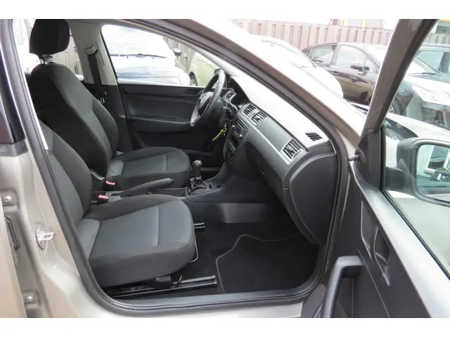 Škoda Rapid Spaceback 1.2 TSI Greentech 2015 Benzine 19