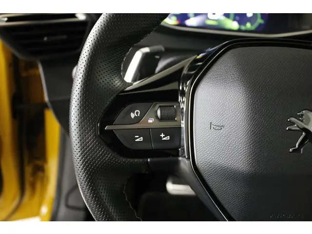 Peugeot 208 1.2 PureTech GT Pack 130 PK. 2021 Benzine 16