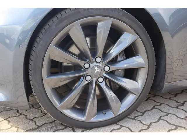 Tesla Model S 75D Base 2017 Elektrisch 28