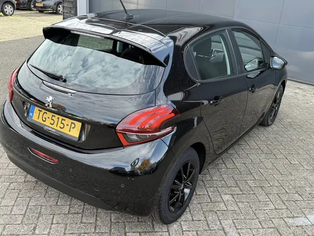 Peugeot 208 1.2 PureTech Blue Lion 2018 Benzine 7