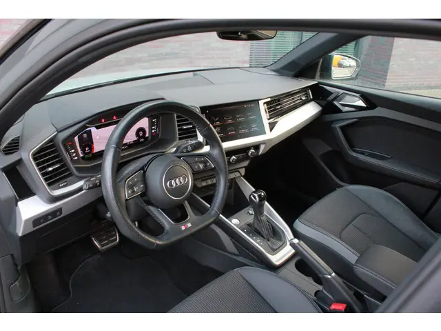 Audi A1 CITYCARVER 30 TFSI epic 2020 Benzine 16