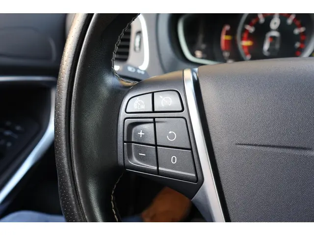 Volvo V40 T3 Polar+ Sport 2019 Benzine 19