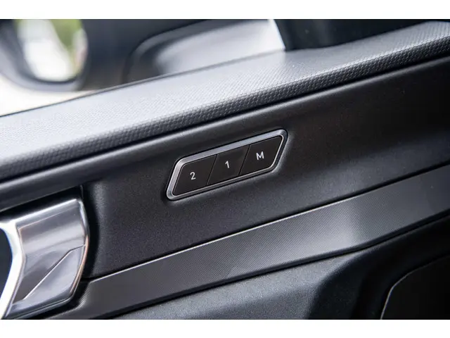 Lynk & Co 01 1.5 Plug-in Hybrid 2023 Hybride Benzine 25