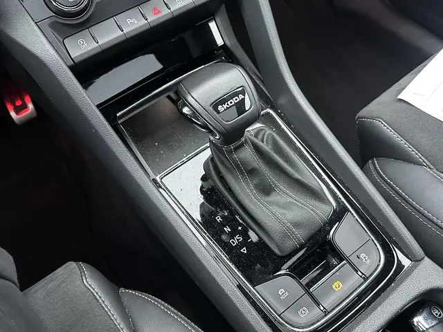 Škoda Kodiaq 1.5 TSI Sportline Business 2023 Benzine 32