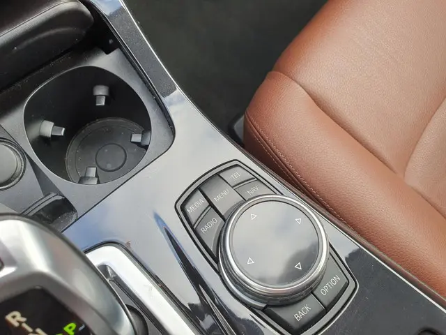 BMW 5 Serie Touring 528xi High Executive 2014 Benzine 15