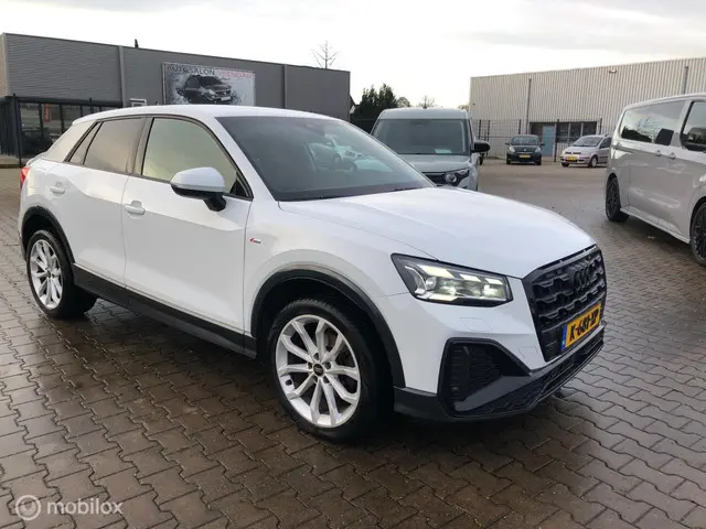 Audi Q2 35 TFSI 3x S LINE ALLE OPTIE,S 2021 Benzine 3