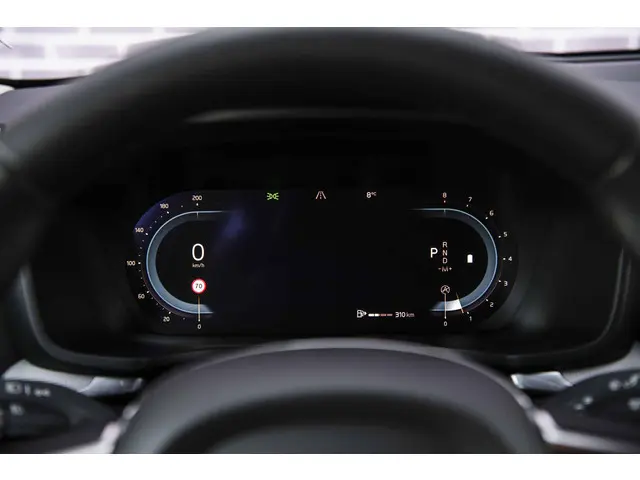 Volvo V60 2.0 B3 Essential Edition 2023 Benzine 13