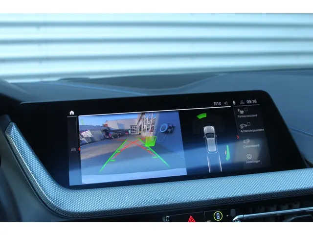 BMW 1 Serie 118i High Executive Edition 2020 Benzine 15