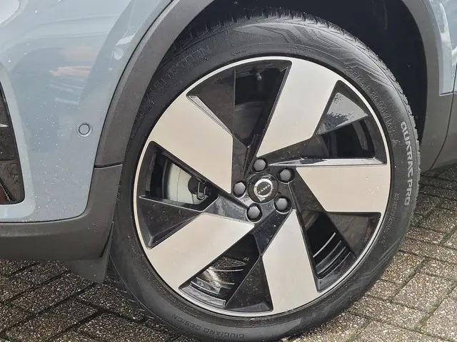 Volvo C40 Recharge Twin Ultimate 78 kWh 2023 Elektrisch 3