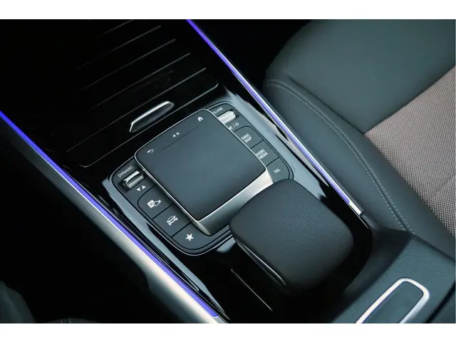 Mercedes-Benz EQB EQB 300 4MATIC 2022 Elektrisch 61