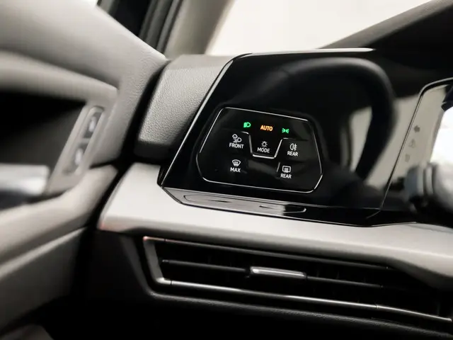 Volkswagen Golf 1.0 eTSI Sport 2020 Benzine 25