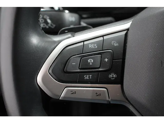 Volkswagen T-Cross 1.0 TSI 110pk DSG Life 2022 Benzine 12