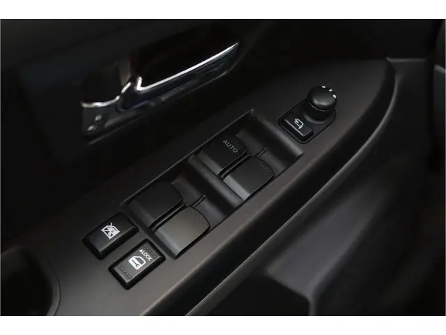 Suzuki SX4 1.6 Executive 2012 Benzine 17