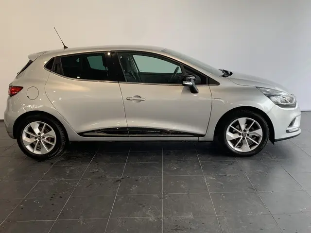 Renault Clio 0.9 TCe Limited 2017 Benzine 16