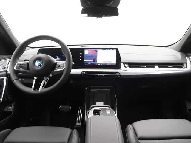 BMW iX2 eDrive20 65kWh 2024 Elektrisch 13