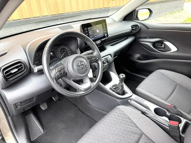 Toyota Yaris 1.5 VVT-i Active 2023 Benzine 8