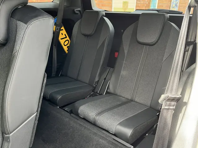 Peugeot 5008 PureTech 130 GT-Line 2019 Benzine 10