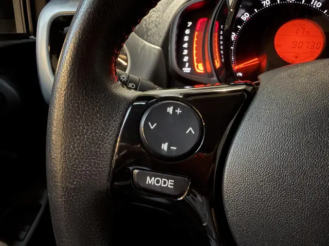 Toyota Aygo 1.0 VVT-i x-play 2020 Benzine 26