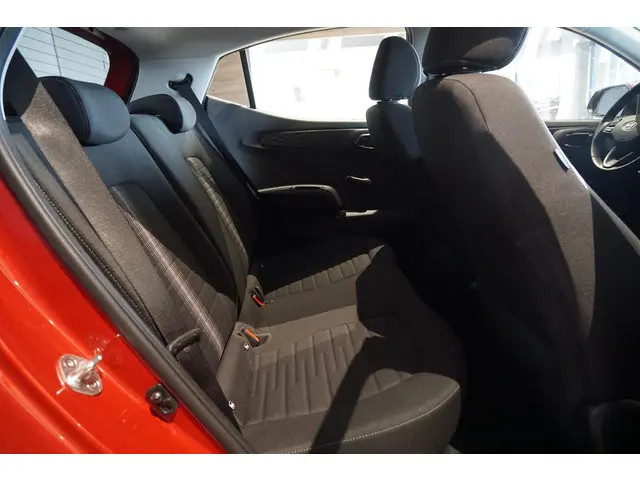 Hyundai i10 1.0 Comfort Smart 2021 Benzine 17