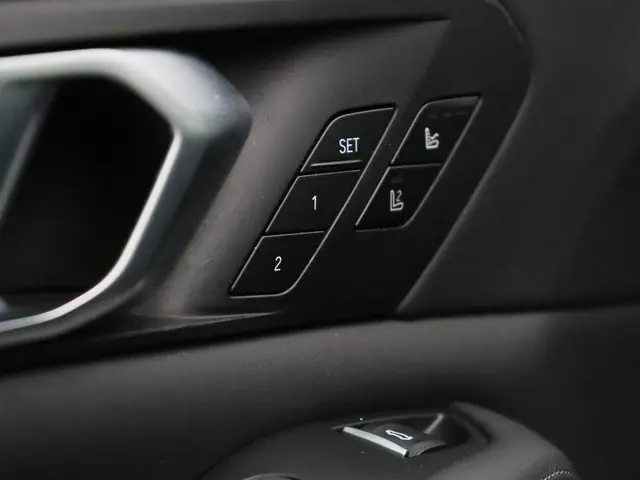 BMW X5 M Competition 2022 Benzine 18