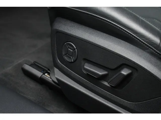 Audi e-tron 55 quattro S-Edition 2019 Elektrisch 14