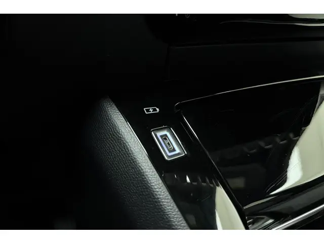 Peugeot 2008 1.2 Hybrid 136 Allure 2024 Hybride Benzine 30