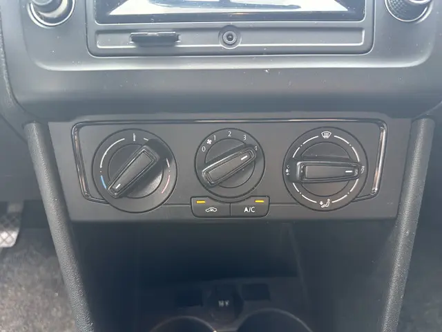 Volkswagen Polo 1.0 2014 Benzine 23