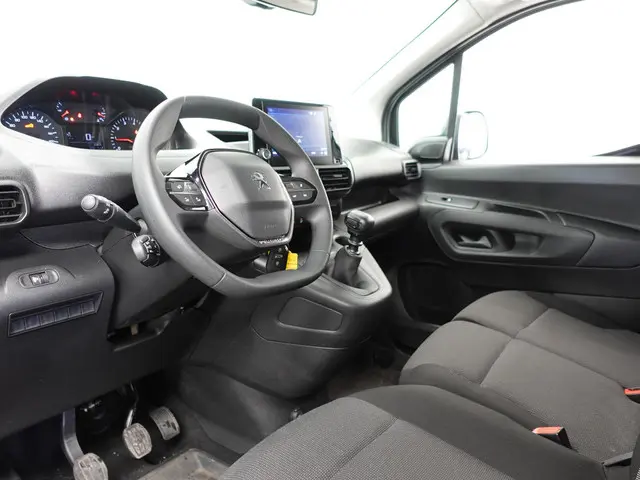Peugeot Partner 100pk L1 2023 Diesel 2