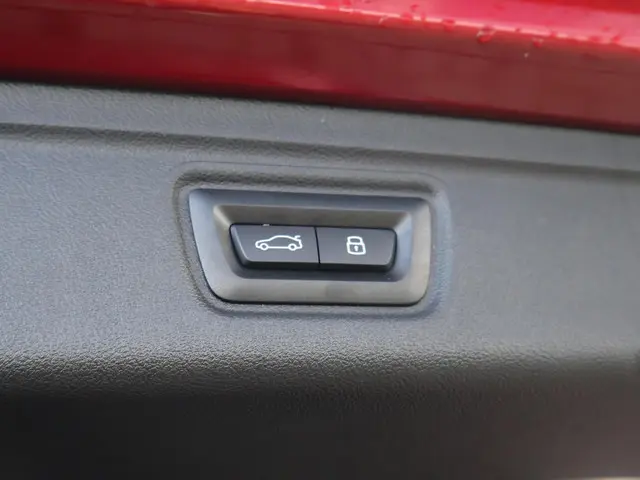 BMW 3 Serie Touring 330e 2025 Hybride Benzine 37