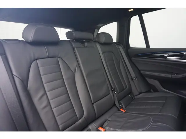 BMW X3 xDrive30e 2025 Hybride Benzine 10