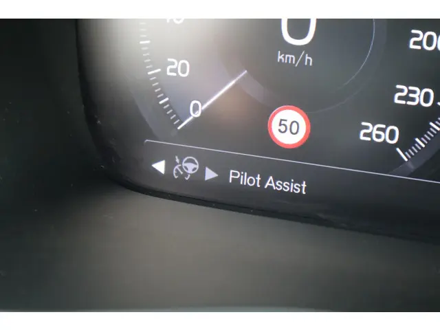 Volvo XC40 2.0 B4 Momentum Business 2022 Benzine 17