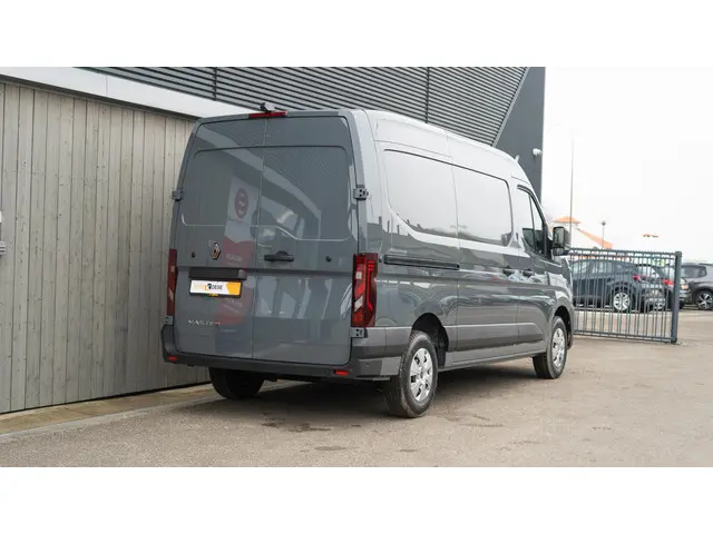 Renault Master T35 2.0 dCi 150 L2H2 Extra 2024 Diesel 19