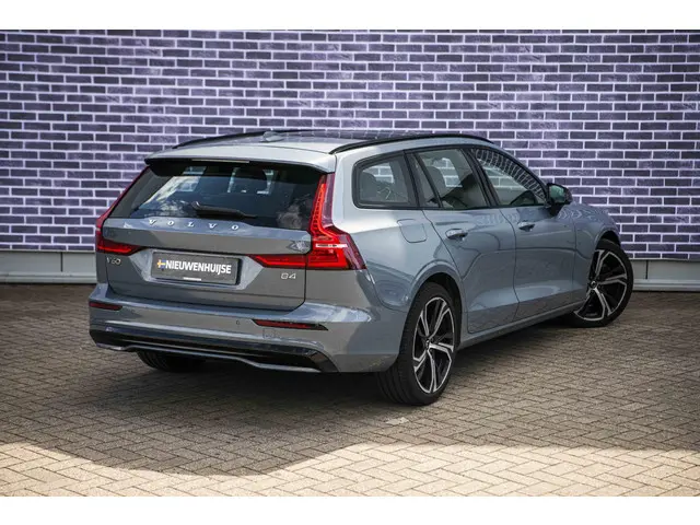 Volvo V60 2.0 B4 Plus Dark 2023 Benzine 16