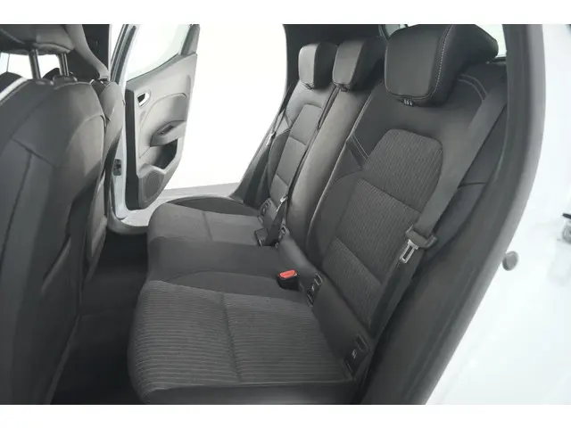 Renault Clio TCe 90 Techno 2023 Benzine 28