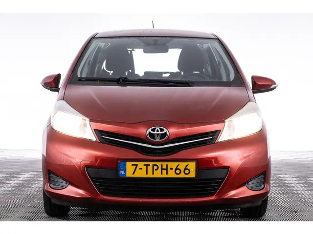 Toyota Yaris 1.0 VVT-i Now ✅ 1e Eigenaar 2014 Benzine 18