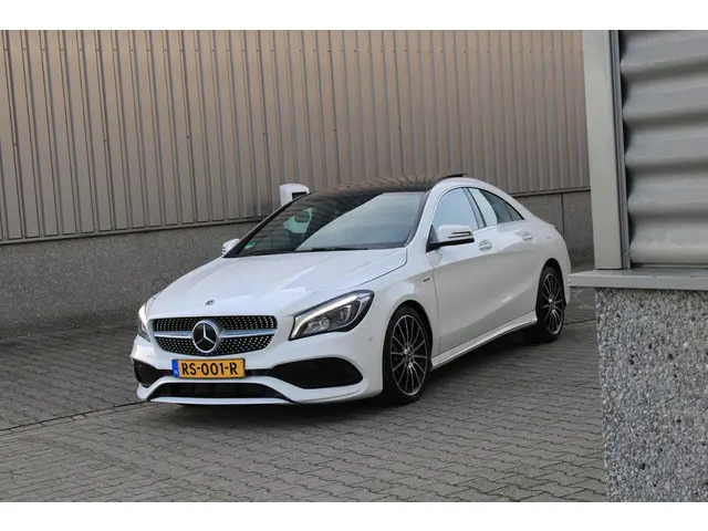 Mercedes-Benz CLA 180 AMG 2018 Benzine 4