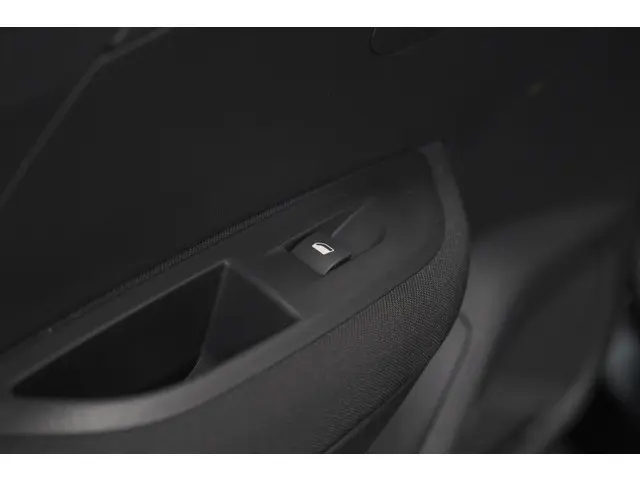 Peugeot 2008 PureTech 130 Active 2023 Benzine 26