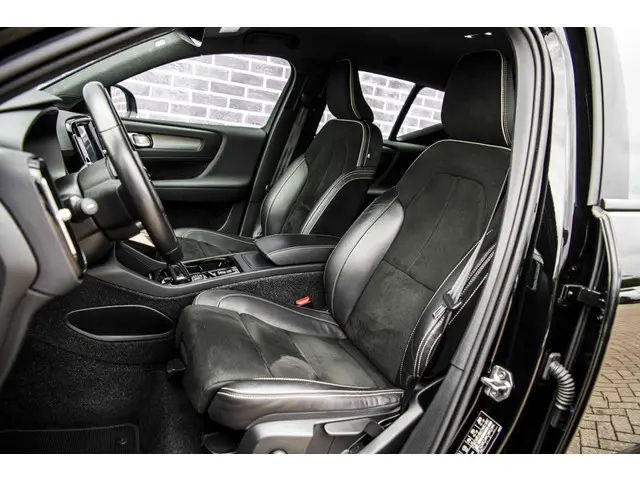 Volvo XC40 1.5 T2 R-Design 2021 Benzine 6