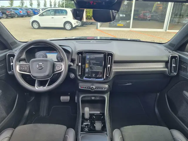 Volvo XC40 2.0 T5 AWD R-Design | PANO | LED | H&K | 2020 Benzine 24