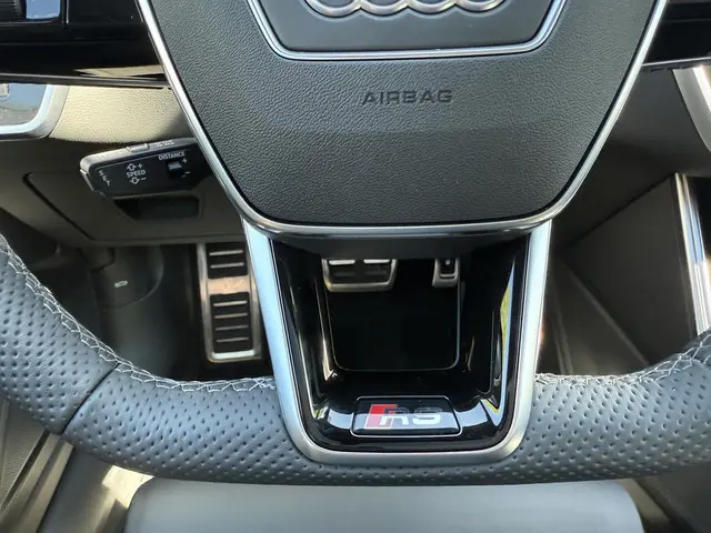 Audi RS6 A6 Avant TFSI quattro performance 2024 Benzine 30